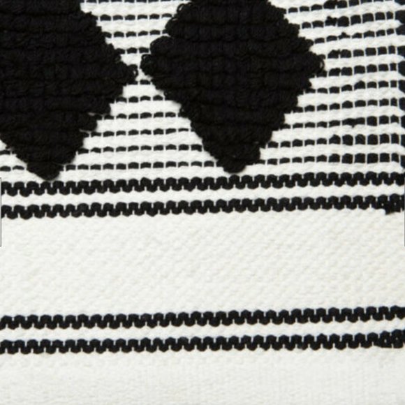 NWT CARAVAN HOME Diamond Woven Rug - Picture 7 of 13